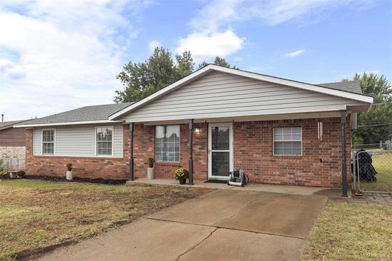 Listing thumbnail for listing id: 204 Maple