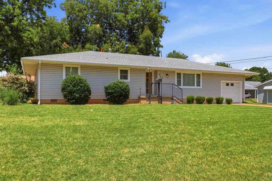 Listing thumbnail for listing id: 705 11th